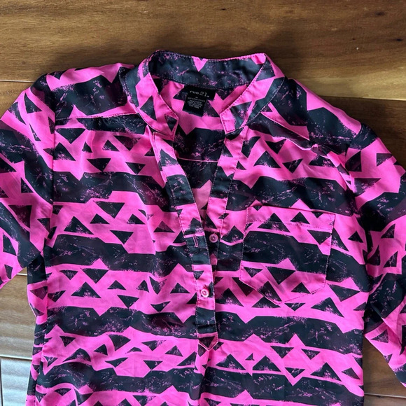 Rue21 Pink and Black Sheer Blouse size Medium - Picture 2 of 3